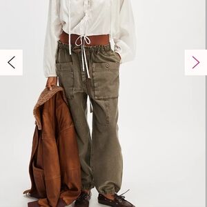 NWT Free People riverstone pants large in mulled basil women's cotton cargo